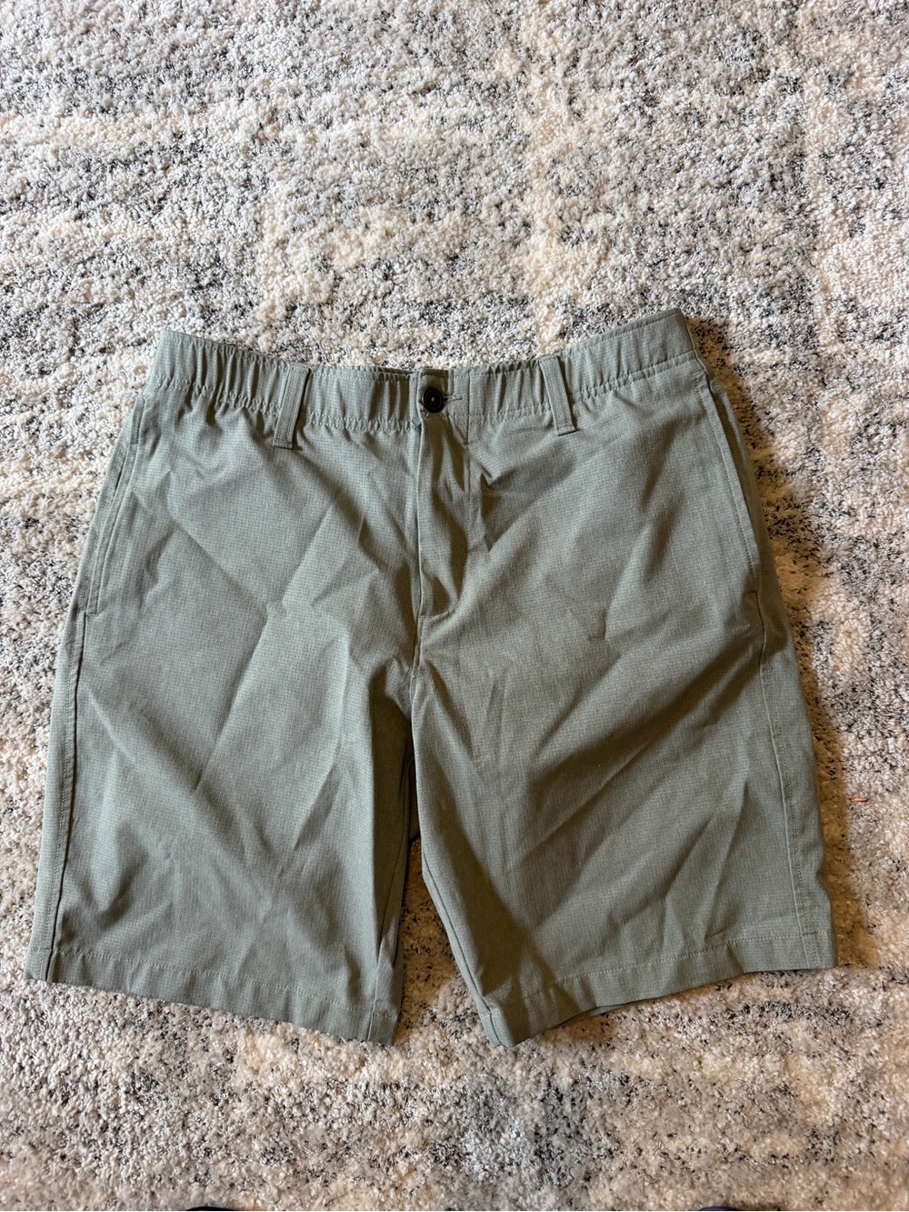 Men's UNDER armour light Olive Green Stretch Casual Shorts